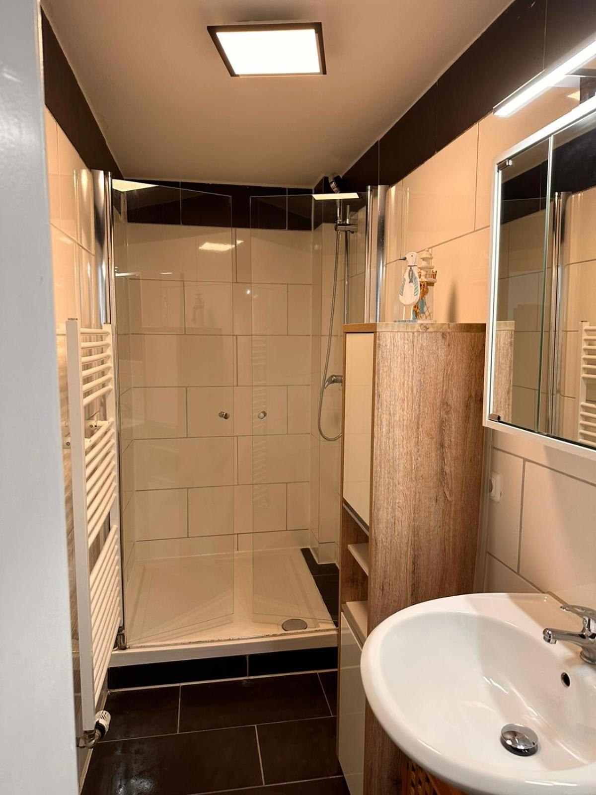 Schoenes Zimmer Im Zentrum - 3 Paderborn Ngoại thất bức ảnh